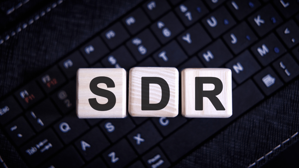Vantagens e Desvantagens de terceirizar o SDR